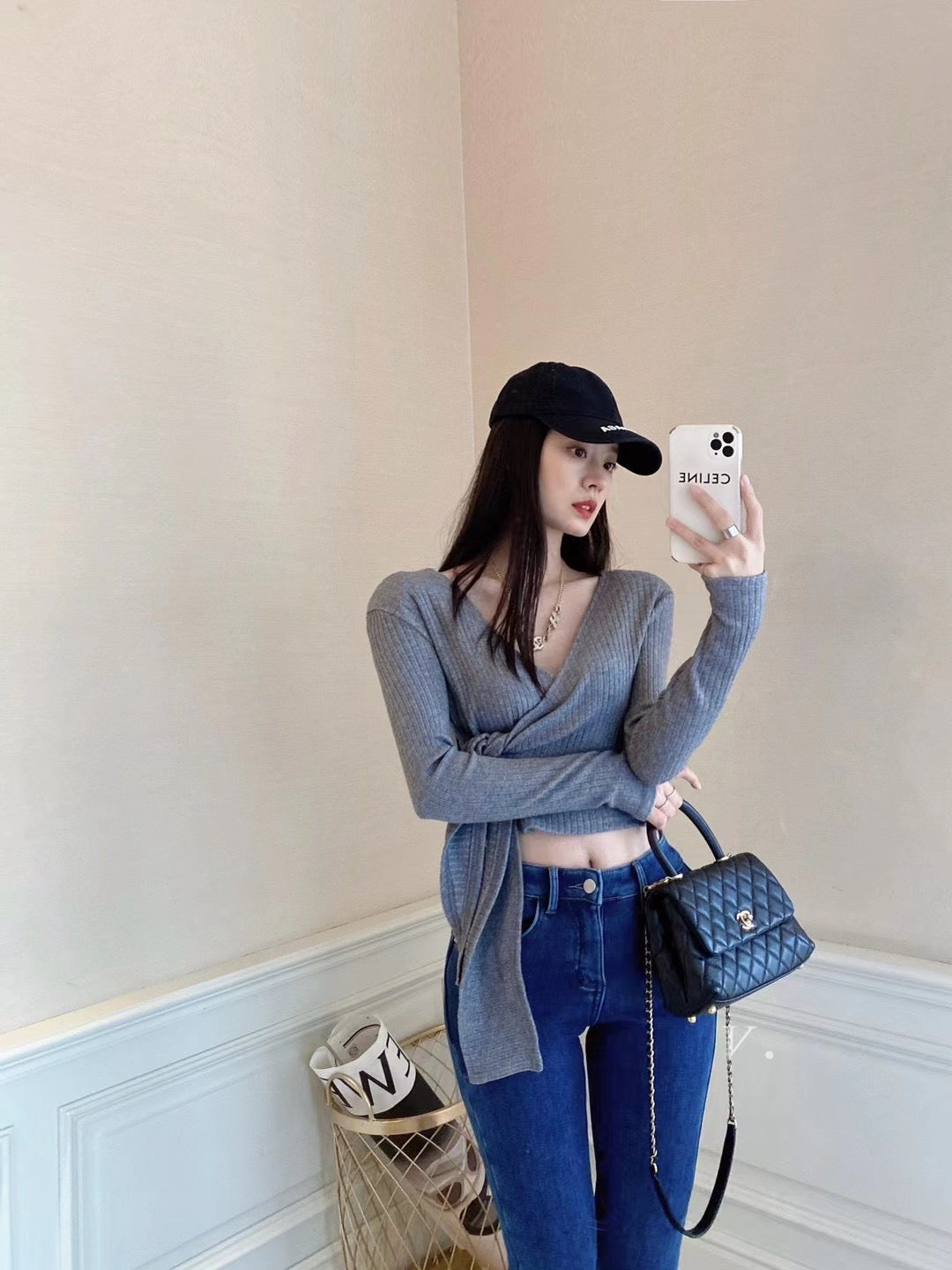 V-neck Tie Ribbed Knit Top