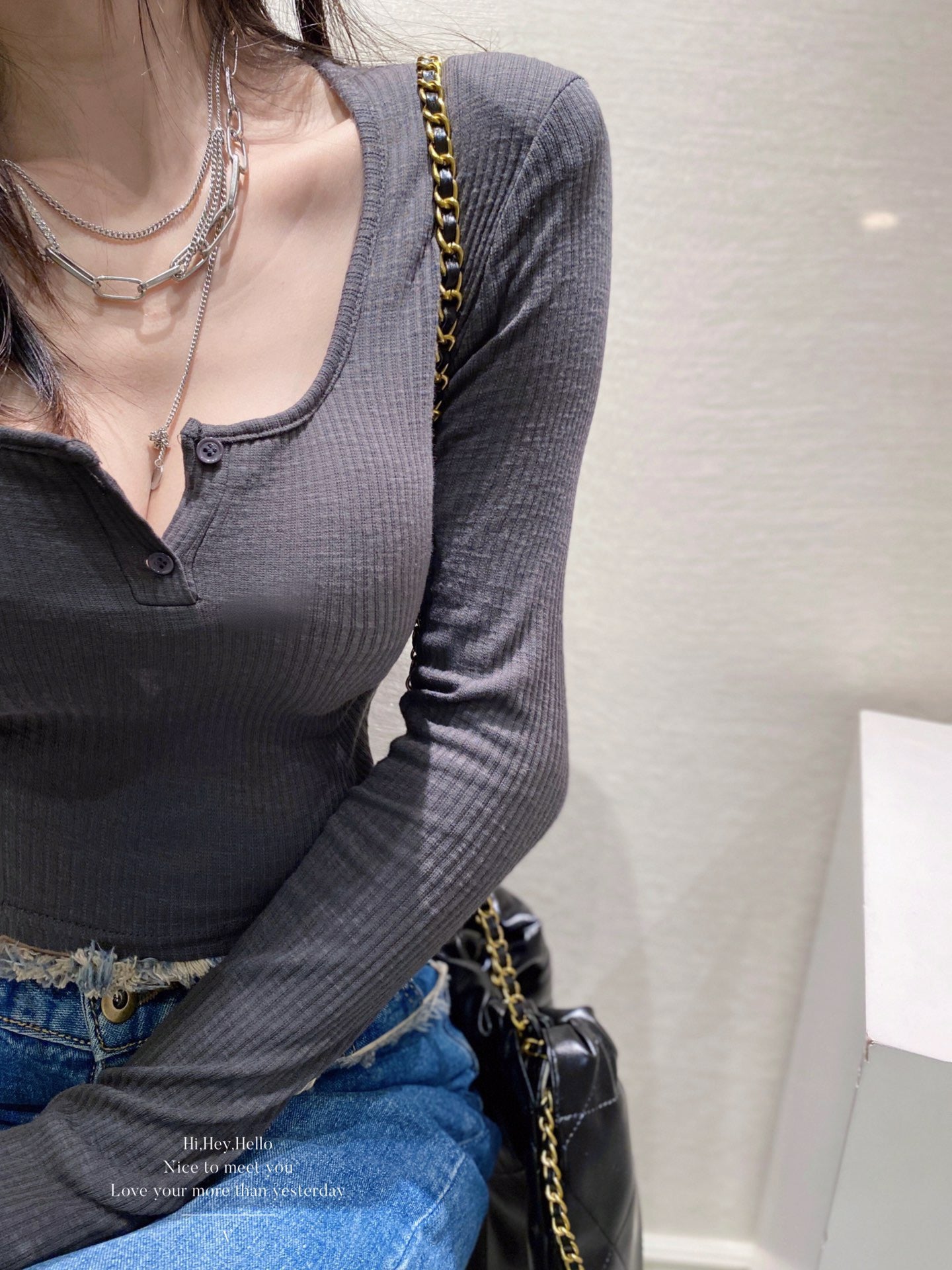 Cropped Tee With Pads