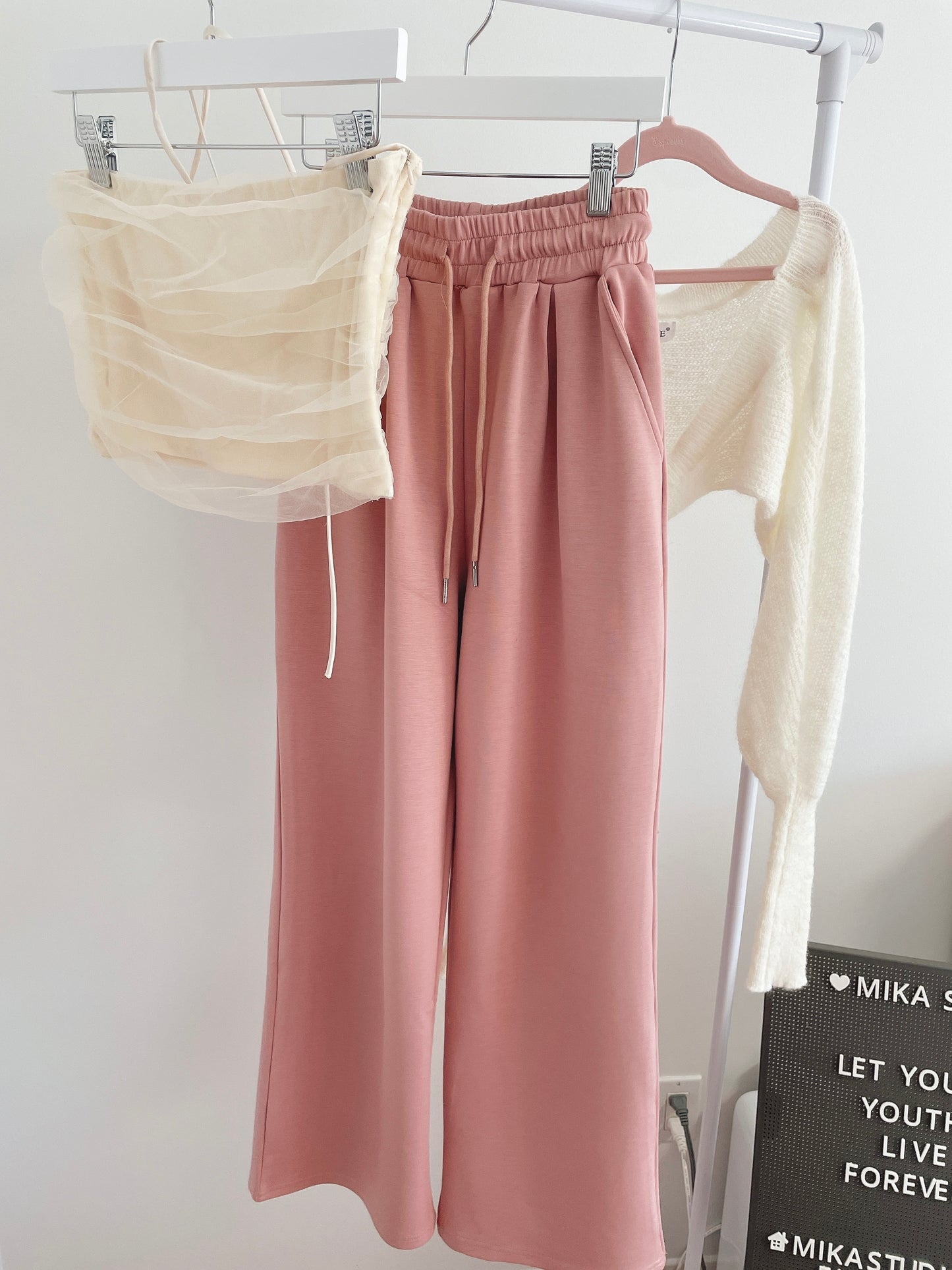 Two Pockets Wide Leg Pants