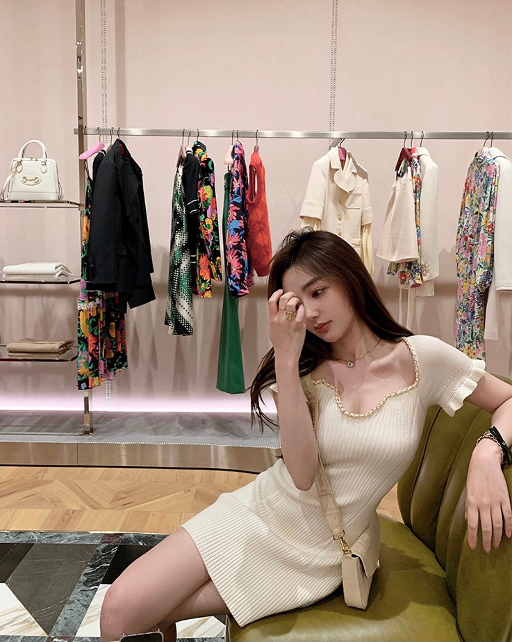 Chains V-Neck Knit Dress