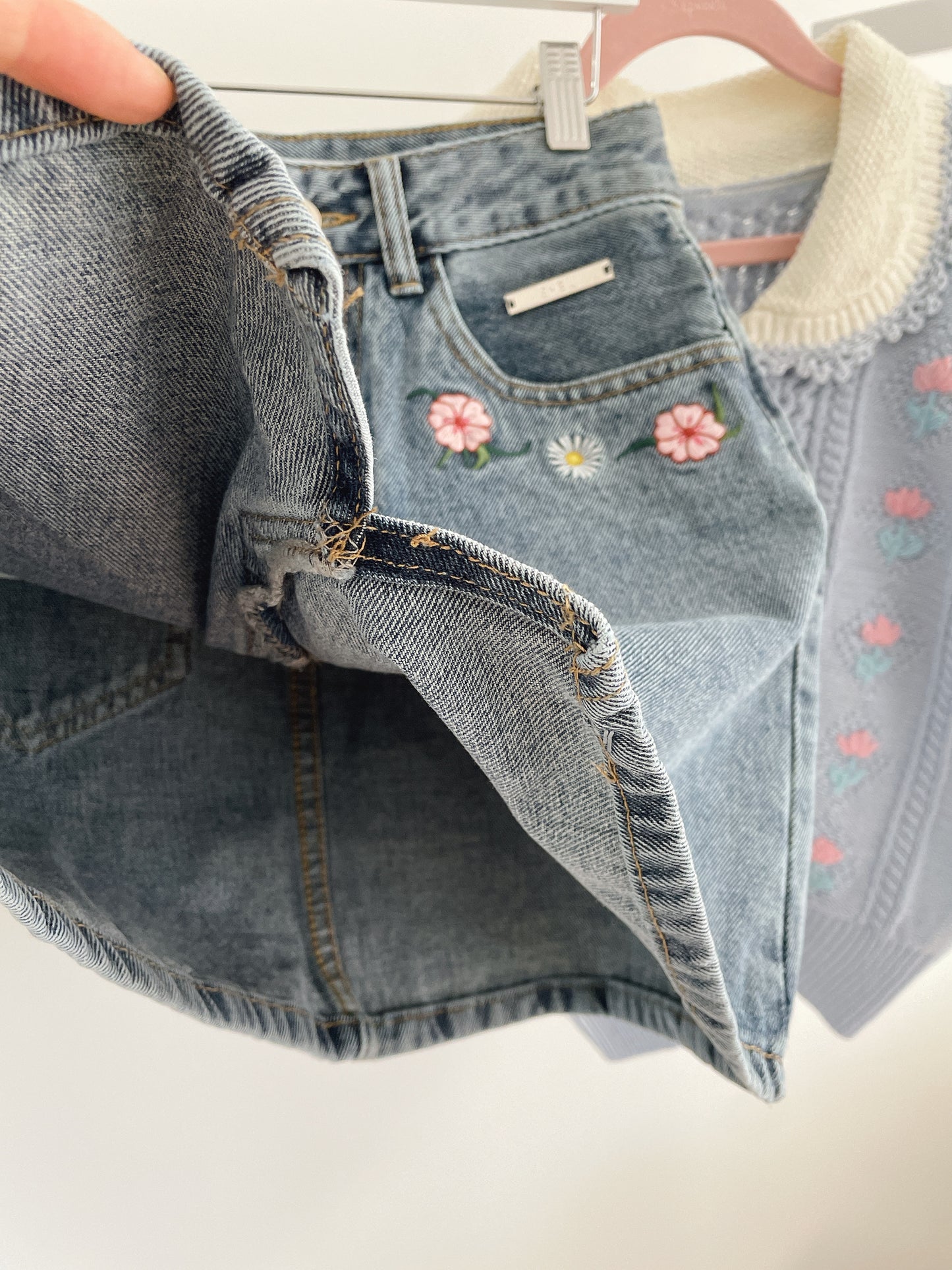 Embroidery Floral Split Denim Skirt
