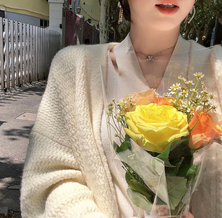 Two Pockets Knit Cardigan