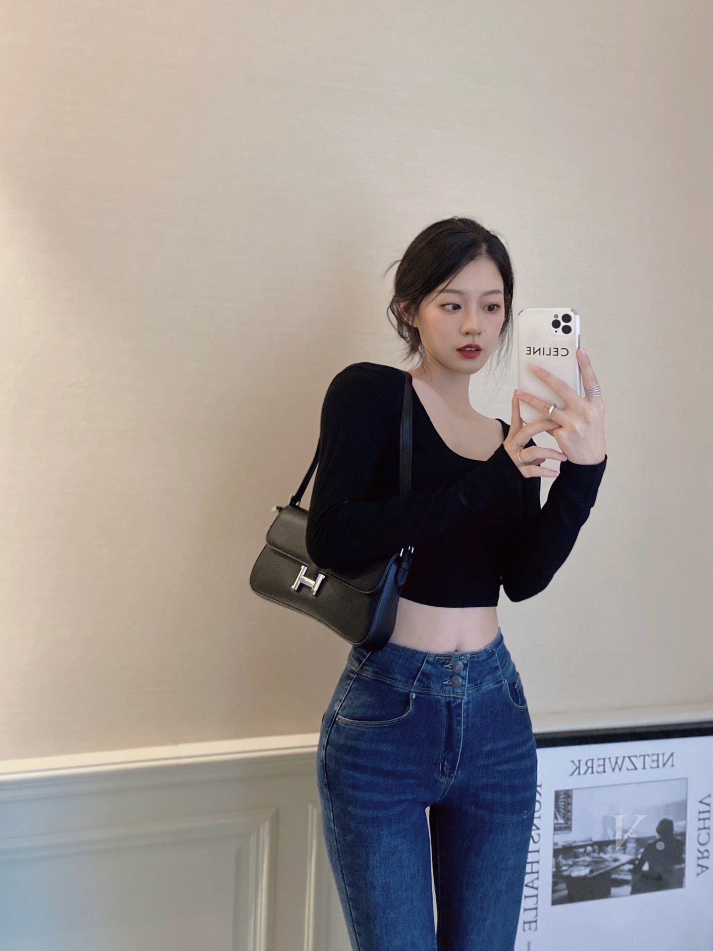 Circle Hollow Out Crop Tee