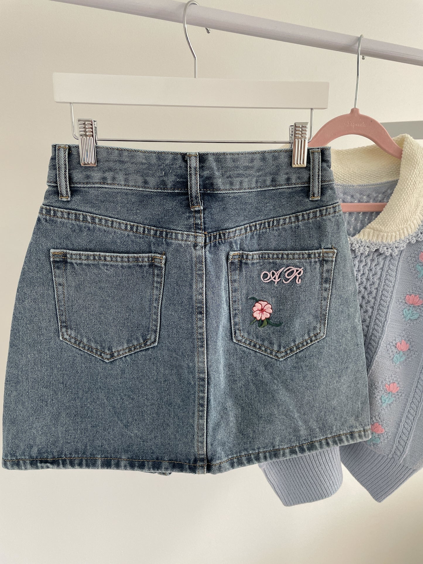 Embroidery Floral Split Denim Skirt