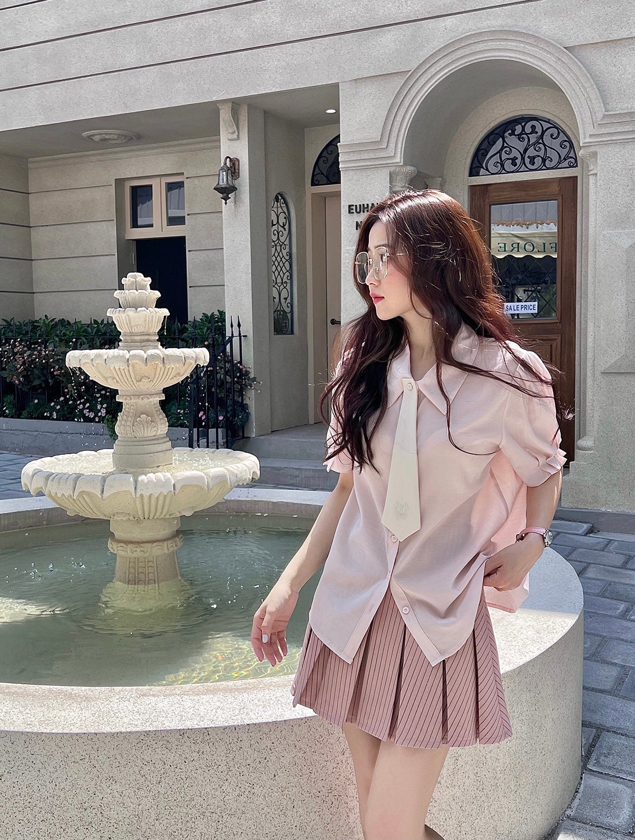 Short Lantern Sleeves Blouse