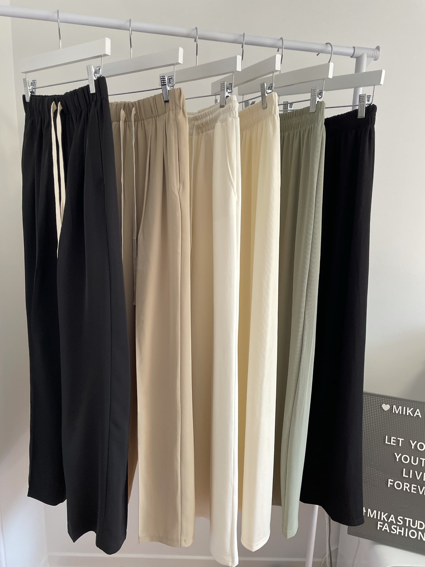 Elasticated Relaxed Wide Legs Pants