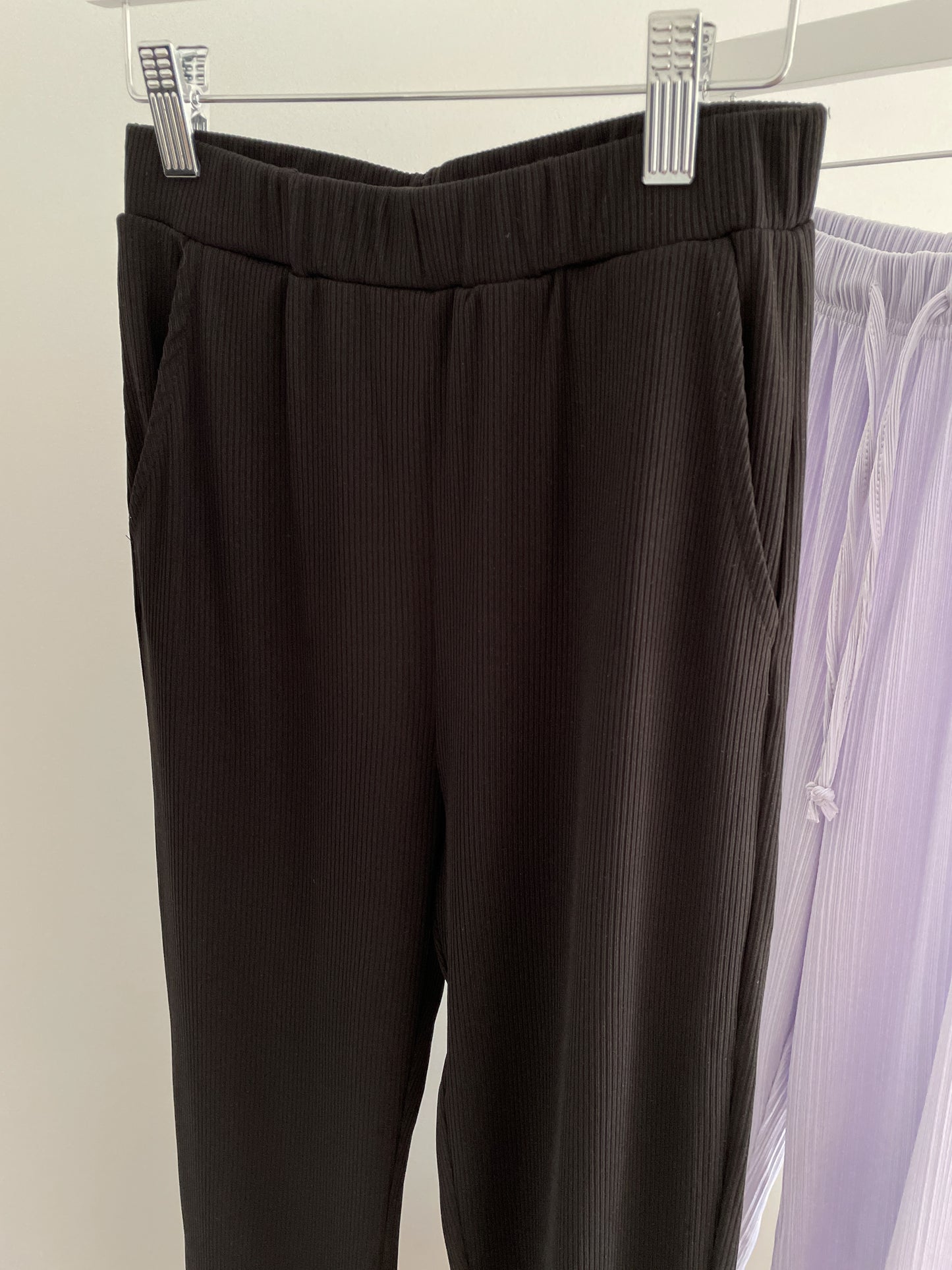 Relaxed Ribbed Flare Pants