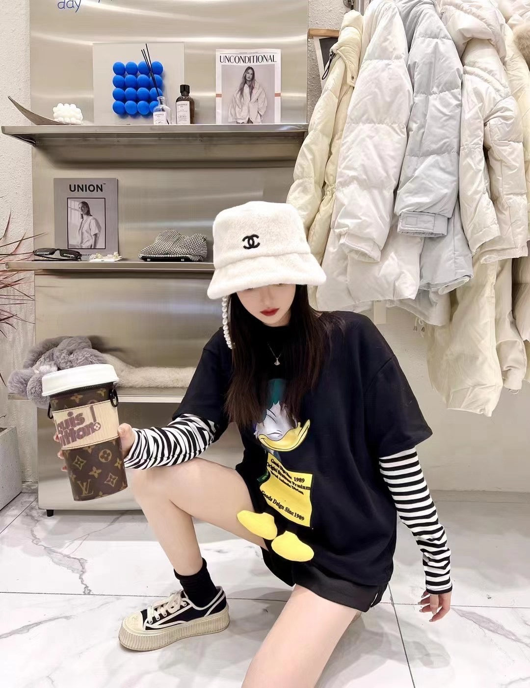 Donald Duck Stereoscopic Feet Tee