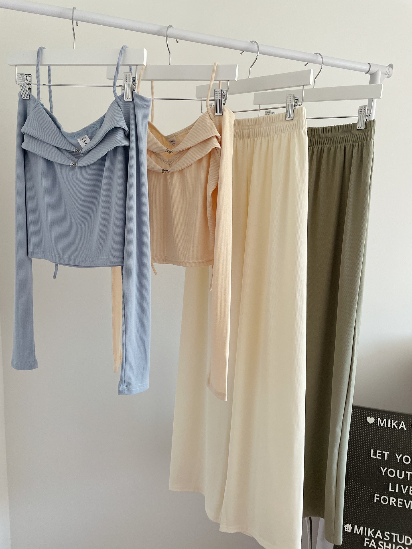 Elasticated Relaxed Wide Legs Pants